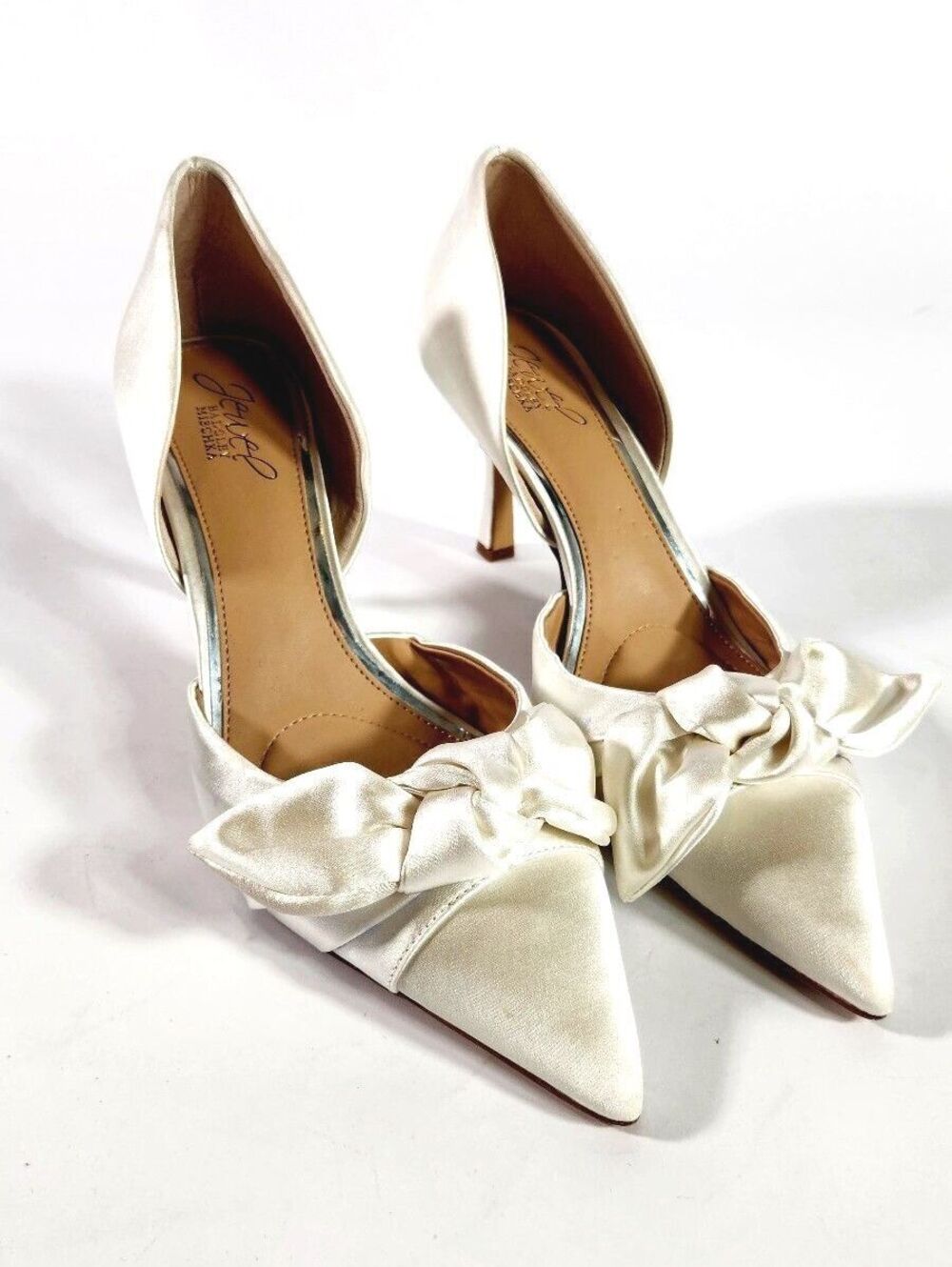 New Jewel Badgley Mischka Ivory bow slingback pump US 9